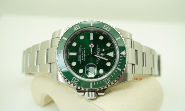 Rolex 116610LV SUBMARINER CERAMIC GREEN HULK RANDOM 2018 WARRANTY COMPLETE SET
