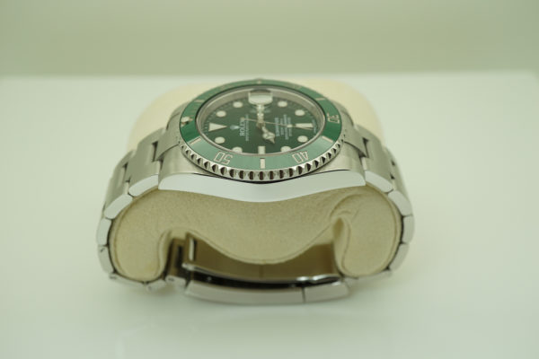 Rolex 116610LV SUBMARINER CERAMIC GREEN HULK RANDOM WARRANTY COMPLETE SET