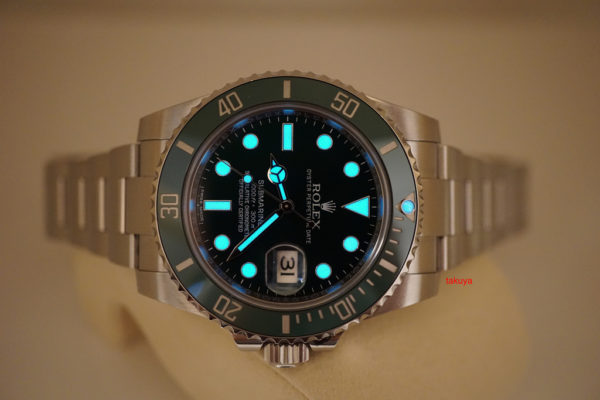 Rolex 116610LV SUBMARINER CERAMIC GREEN HULK RANDOM WARRANTY COMPLETE SET