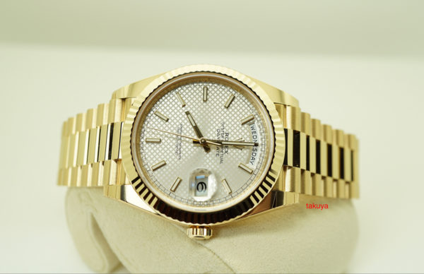 MINT Rolex 228238 18K YELLOW GOLD DAY DATE 40MM SILVER MOTIF DIAL WARRANTY FULL SET