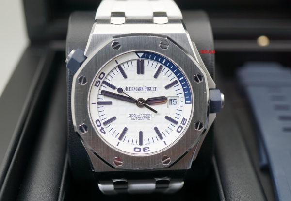 Audemars PIGUET ROYAL OAK OFFSHORE DIVER WHITE BLUE DIAL BOUTIQUE 2018 15710ST FULL SET