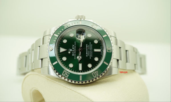 Rolex 116610LV SUBMARINER CERAMIC GREEN HULK RANDOM 2018 WARRANTY COMPLETE SET