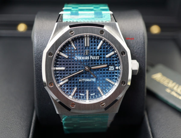 BRAND NEW Audemars PIGUET ROYAL OAK 15450ST BLUE DIAL 37MM K SERIES 2019 FULL SET