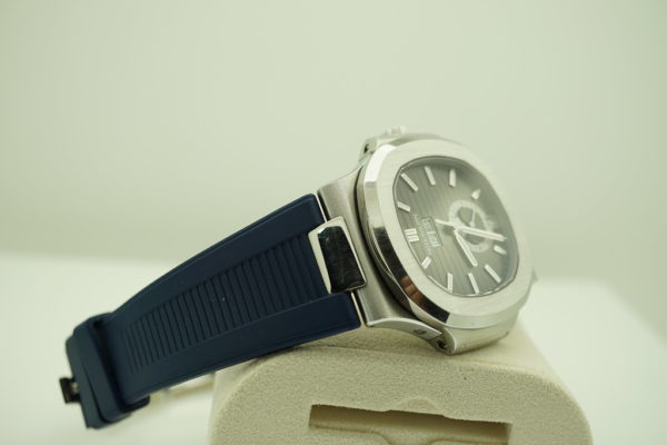 Patek PHILIPPE 5726A NAUTILUS ANNUAL CALENDAR GREY DIAL 2018 COMPLETE SET