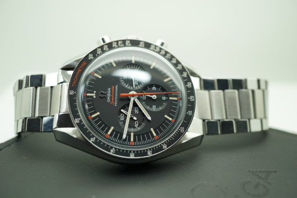 Omega SPEEDY TUESDAY 2 ULTRAMAN SPEEDMASTER LIMITED EDITION 42MM 2018 FULL SET