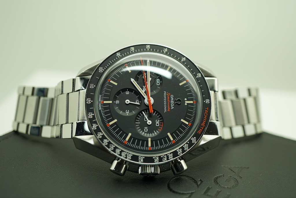 Omega SPEEDY TUESDAY 2 ULTRAMAN SPEEDMASTER LIMITED EDITION 42MM 2018 FULL SET - Takuya Watches