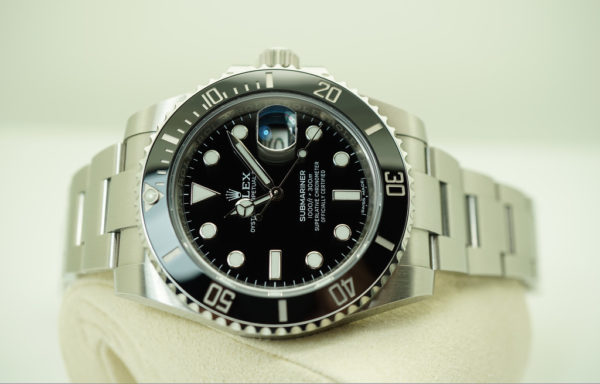 Rolex 116610LN SUBMARINER CERAMIC DATE RANDOM SERIAL 2019 WARRANTY FULL SET