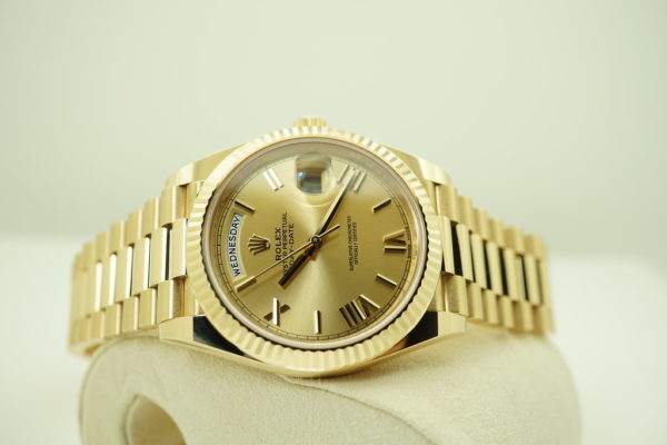 Rolex 228238 18K YELLOW GOLD DAY DATE 40MM CHAMPAGNE ROMAN DIAL WARRANTY FULL SET