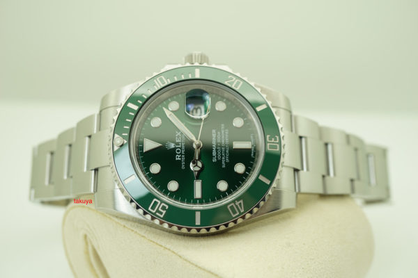 Rolex 116610LV SUBMARINER HULK CERAMIC GREEN DIAL RANDOM 2017 WARRANTY FULL SET