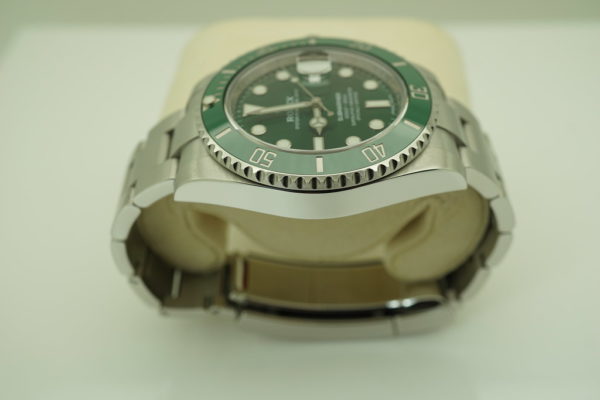 Rolex 116610LV SUBMARINER HULK CERAMIC GREEN DIAL RANDOM 2017 WARRANTY FULL SET