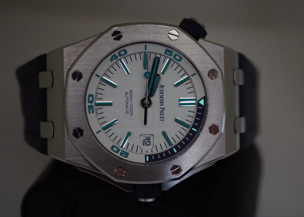 Audemars PIGUET ROYAL OAK OFFSHORE DIVER WHITE BLUE DIAL BOUTIQUE 2018 15710ST