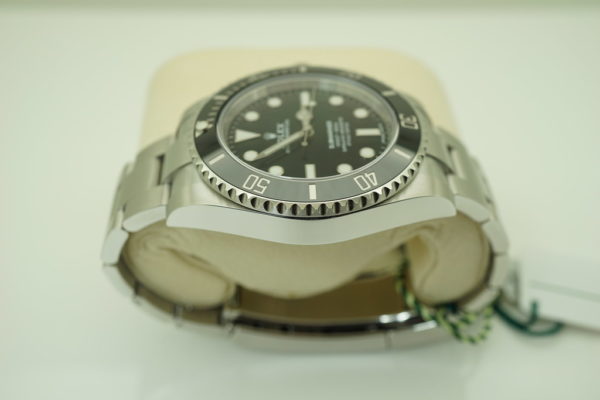 NEW Rolex 114060 SUBMARINER CERAMIC NO DATE RANDOM SERIAL 2019 FULL SET