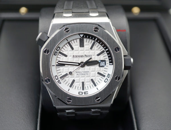 Audemars PIGUET ROYAL OAK OFFSHORE DIVER WHITE DIAL 15710ST SERVICED FULL SET