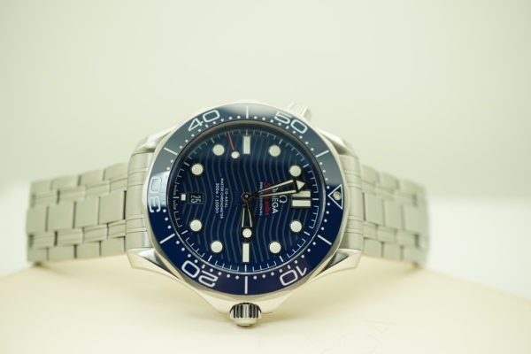 Omega SEAMASTER DIVER 300M CO-AXIAL MASTER STEEL BLUE WAVE DIAL 42MM FULL SET