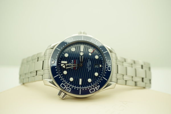 Omega SEAMASTER DIVER 300M CO-AXIAL MASTER STEEL BLUE WAVE DIAL 42MM FULL SET