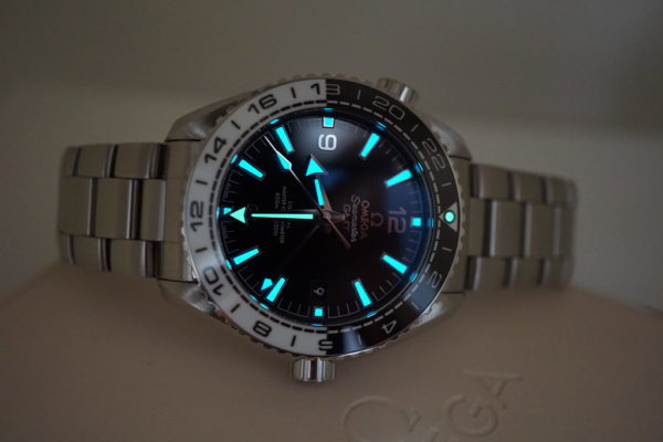 Omega PLANET OCEAN 600M CO-AXIAL GMT CERAMIC BLACK WHITE BEZEL 2019 WARRANTY FULL SET