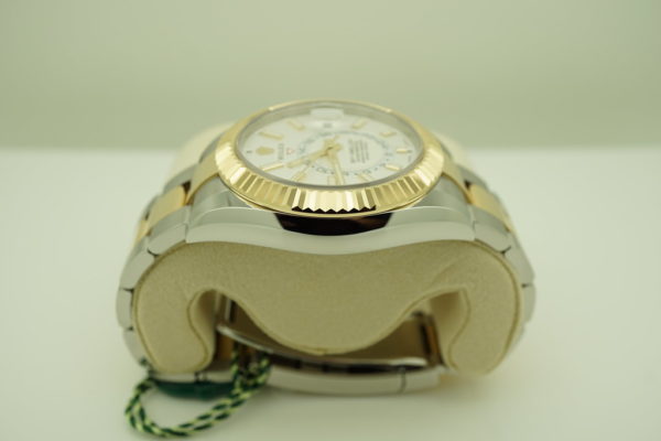 BRAND NEW Rolex 326933 SKY-DWELLER 18K YELLOW GOLD STEEL WHITE DIAL 2019 COMPLETE SET