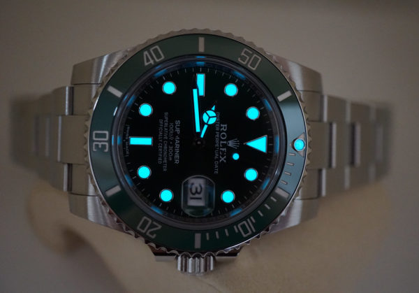 Rolex 116610LV SUBMARINER HULK CERAMIC GREEN DIAL RANDOM 2018 WARRANTY FULL SET