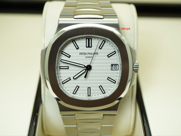 Patek PHILIPPE 5711/1A NAUTILUS WHITE DIAL SS 40MM FULL SET