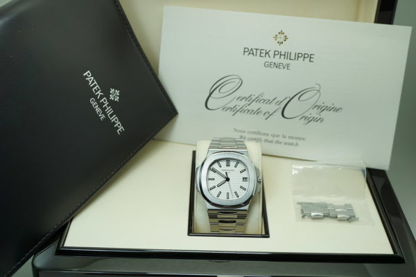 Patek PHILIPPE 5711/1A NAUTILUS WHITE DIAL SS 40MM FULL SET