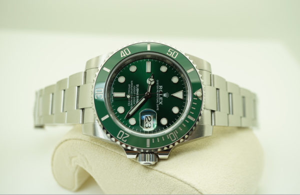 Rolex 116610LV SUBMARINER HULK CERAMIC GREEN DIAL RANDOM 2019 WARRANTY FULL SET