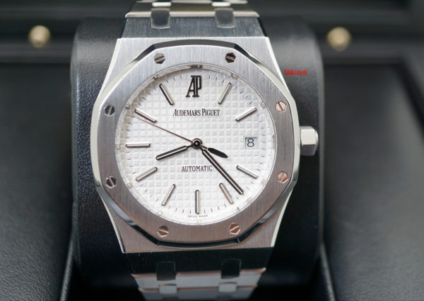 Audemars PIGUET ROYAL OAK 15300ST WHITE DIAL 39MM G SERIES COMPLETE SET