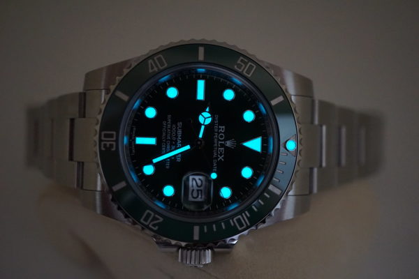 Rolex 116610LV SUBMARINER HULK CERAMIC GREEN DIAL RANDOM 2019 WARRANTY FULL SET