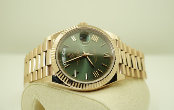 Rolex 228235 ROSE GOLD DAY DATE 40 OLIVE GREEN ROMAN DIAL 2016 WARRANTY FULL SET