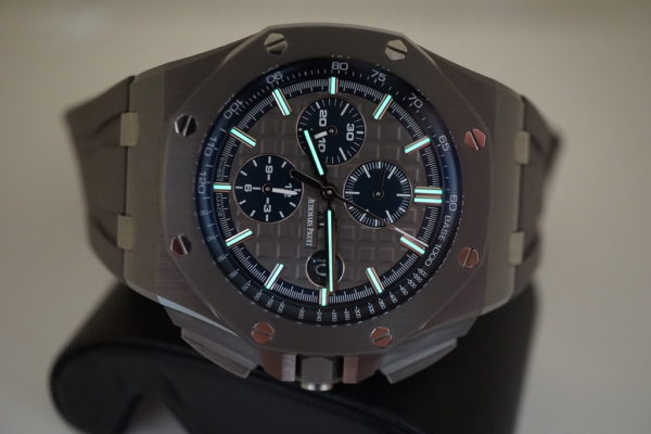 Audemars PIGUET ROYAL OAK OFFSHORE GREY CERAMIC 26405CG 44MM 2019 BOUTIQUE FULL SET