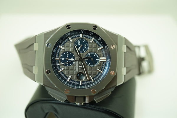 Audemars PIGUET ROYAL OAK OFFSHORE GREY CERAMIC 26405CG 44MM 2019 BOUTIQUE FULL SET