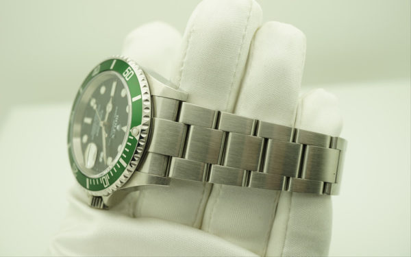 Rolex 16610LV SUBMARINER KERMIT GREEN BEZEL 50th ANNIVERSARY Z SERIAL FULL SET