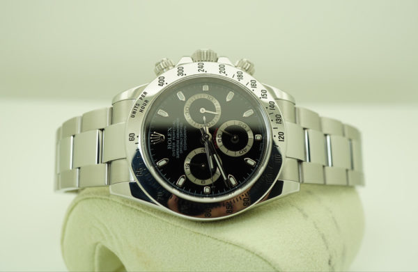 Rolex 116520 DAYTONA STAINLESS STEEL BLACK DIAL V SERIAL NEWER CLASP FULL SET