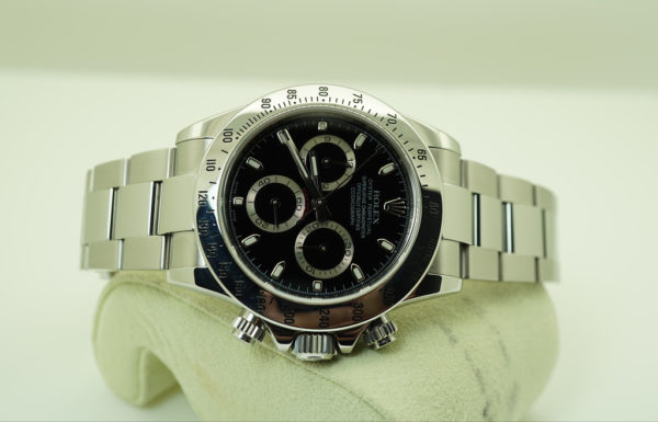 Rolex 116520 DAYTONA STAINLESS STEEL BLACK DIAL V SERIAL NEWER CLASP FULL SET