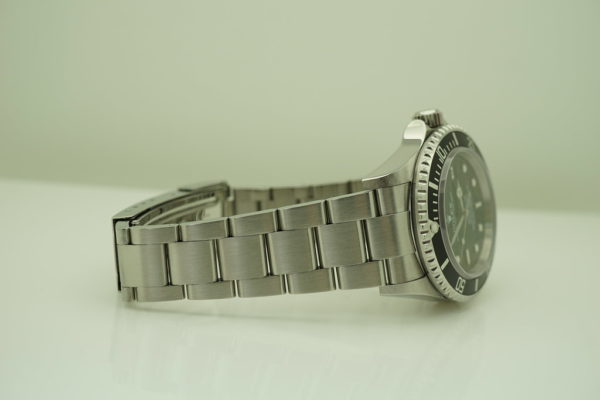 Rolex 16600 SEA-DWELLER M SERIAL STAINLESS STEEL 40MM COMPLETE SET