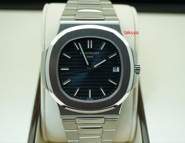 Patek PHILIPPE 5711/1A STEEL NAUTILUS BLUE DIAL 40MM PATEK SERVICED COMPLETE SET