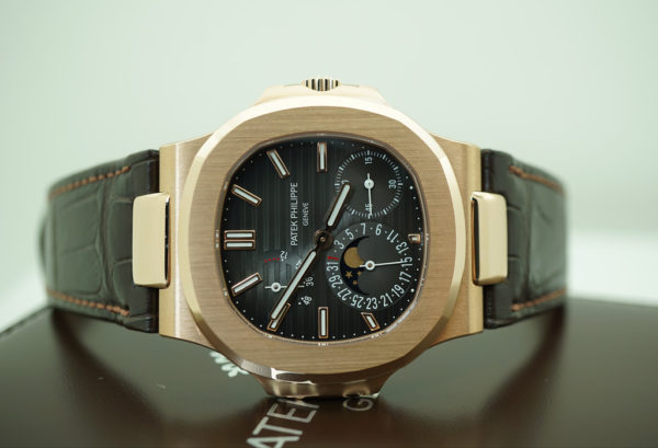 BRAND NEW Patek PHILIPPE 5712R 18K ROSE GOLD NAUTILUS 40MM 2020 COMPLETE SET