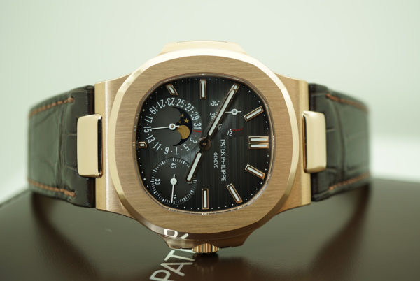 BRAND NEW Patek PHILIPPE 5712R 18K ROSE GOLD NAUTILUS 40MM 2020 COMPLETE SET