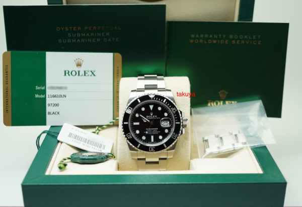 Rolex 116610LN SUBMARINER CERAMIC DATE RANDOM SERIAL 2017 WARRANTY FULL SET