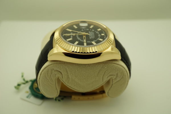 BRAND NEW Rolex 326138 SKY-DWELLER 18K YELLOW GOLD BLACK INDEX DIAL 2019 COMPLETE SET