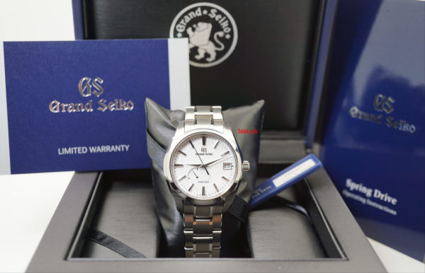 BRAND NEW Grand Seiko SPRING DRIVE SNOWFLAKE DIAL TITANIUM SBGA211 2020 COMPLETE SET