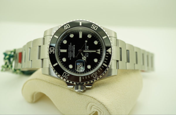 BRAND NEW Rolex 116610LN SUBMARINER CERAMIC DATE RANDOM SERIAL SEALED 2019 FULL SET