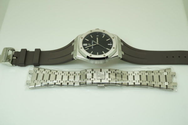 MINT Audemars PIGUET ROYAL OAK 15500 BLACK DIAL EXTRA AP RUBBER STRAP CLASP 2020 FULL SET