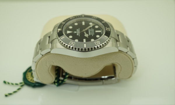 BRAND NEW Rolex 114060 SUBMARINER CERAMIC NO DATE RANDOM SERIAL 2020 FULL SET