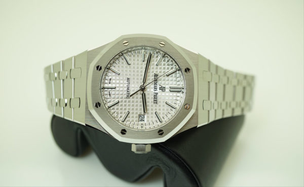 MINT Audemars PIGUET ROYAL OAK 15450ST SS WHITE DIAL 37MM 2020 WARRANTY FULL SET