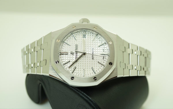 MINT Audemars PIGUET ROYAL OAK 15450ST SS WHITE DIAL 37MM 2020 WARRANTY FULL SET