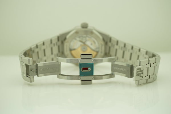 MINT Audemars PIGUET ROYAL OAK 15450ST SS WHITE DIAL 37MM 2020 WARRANTY FULL SET