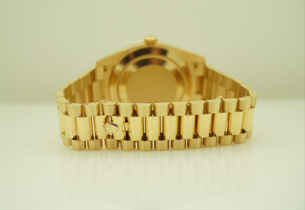 Rolex 228238 DAY DATE 40MM YELLOW GOLD ROMAN SILVER DIAL 2018 WARRANTY FULL SET - Image 7