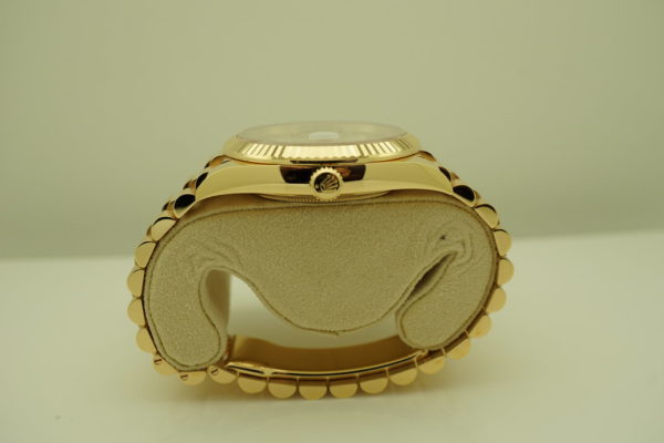 Rolex 228238 DAY DATE 40MM YELLOW GOLD ROMAN SILVER DIAL 2018 WARRANTY FULL SET - Image 4