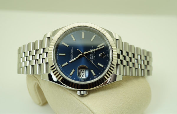 Rolex 126334 DATEJUST 41 FLUTED BEZEL BLUE STICK DIAL JUBILEE BAND 2019 FULL SET