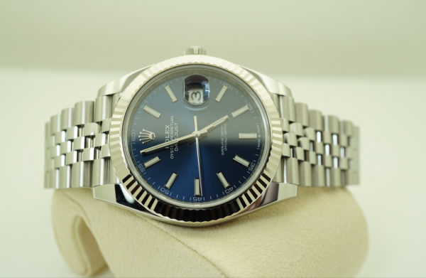 Rolex 126334 DATEJUST 41 FLUTED BEZEL BLUE STICK DIAL JUBILEE BAND 2019 FULL SET